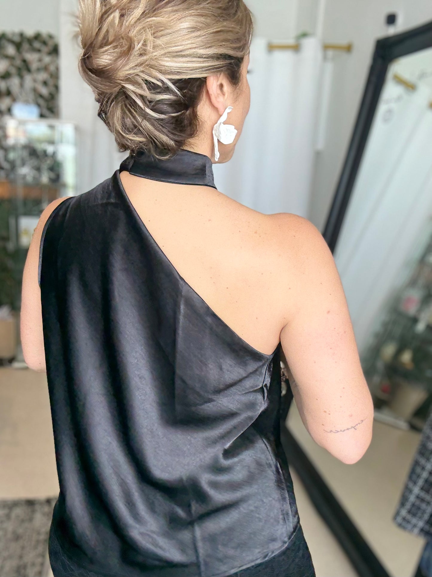 ALLEGRA (preorder end Oct) - BLACK neck detail top