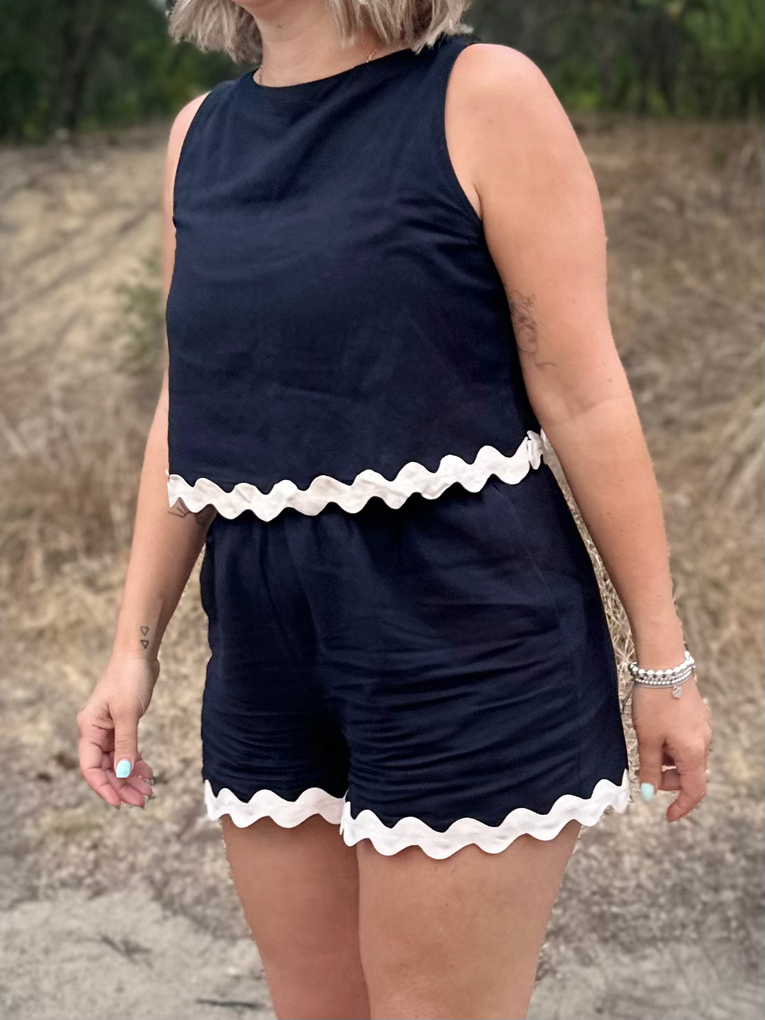 PRE-ORDER. ALYSSA - black with cream detail top