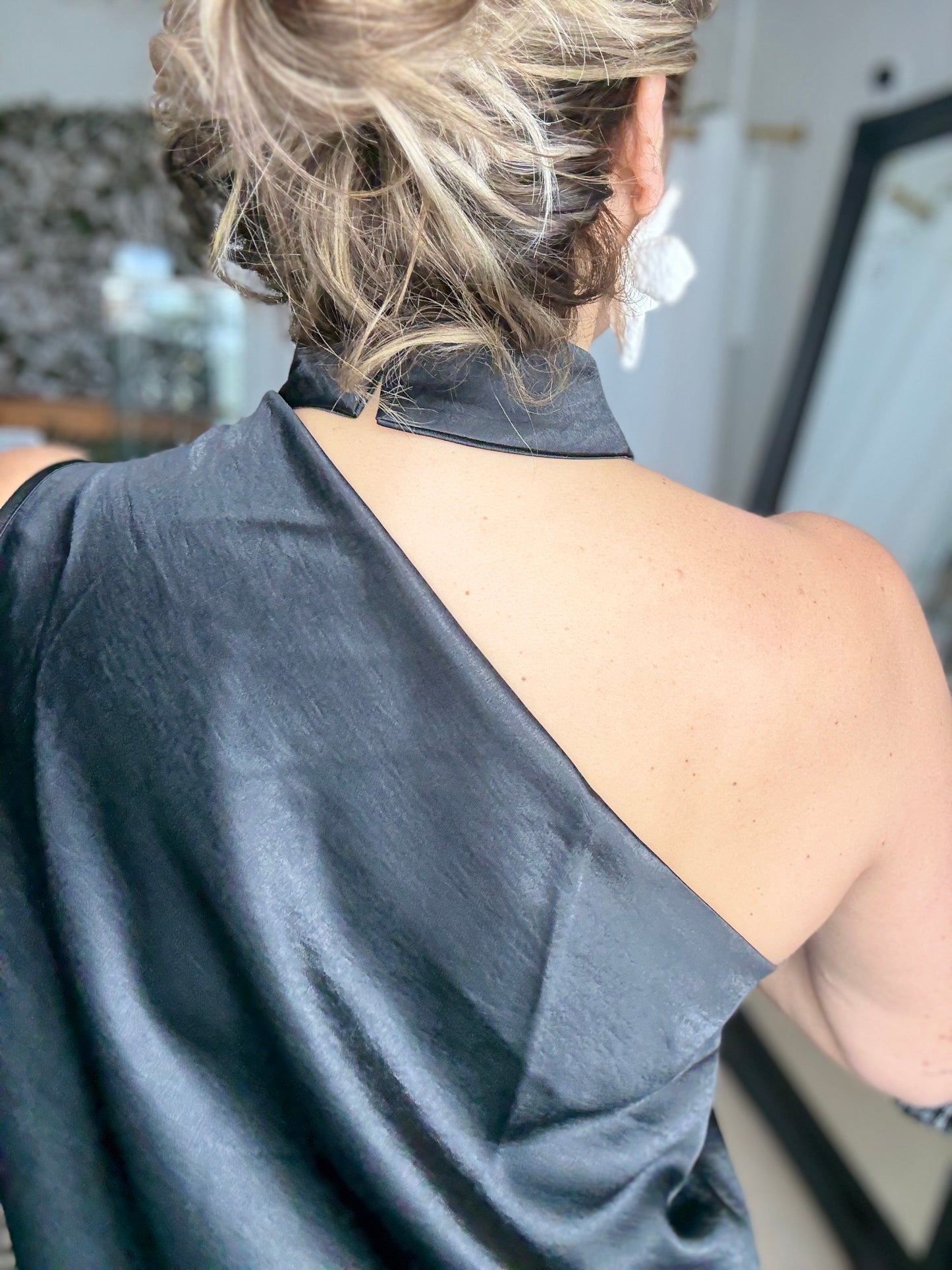 ALLEGRA (preorder end Oct) - BLACK neck detail top