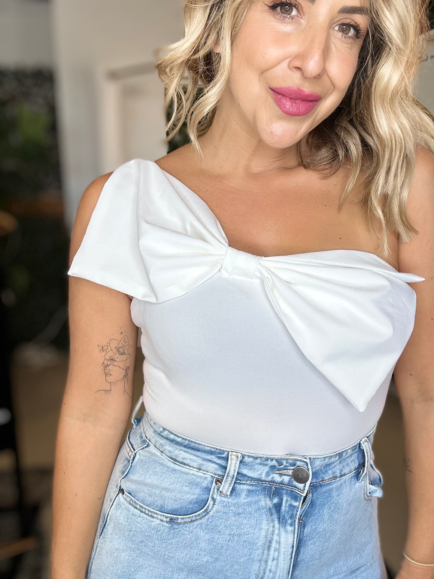 BOWIE- bow one shoulder bodysuit