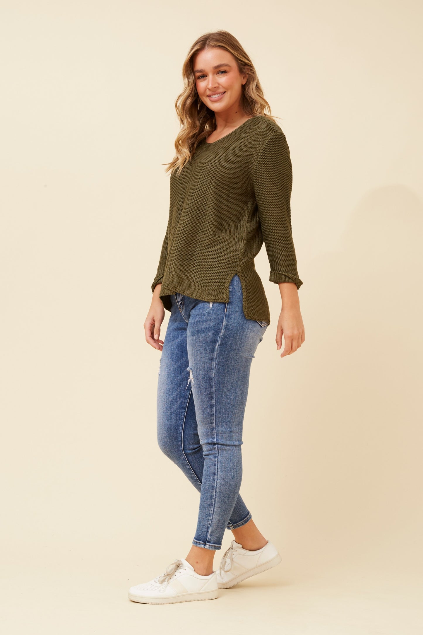 ANGIE - OLIVE cotton v neck KNIT