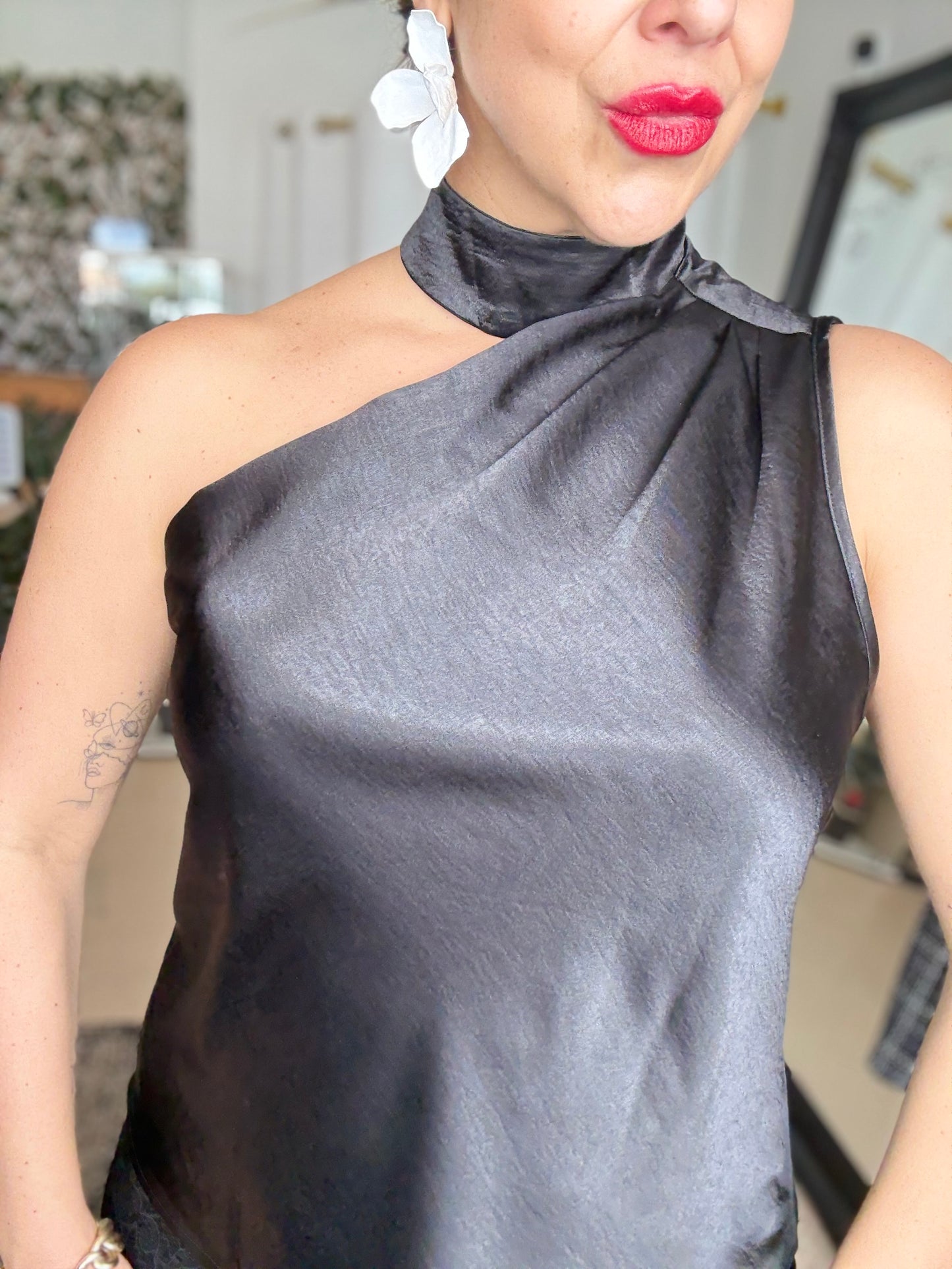 ALLEGRA (preorder end Oct) - BLACK neck detail top