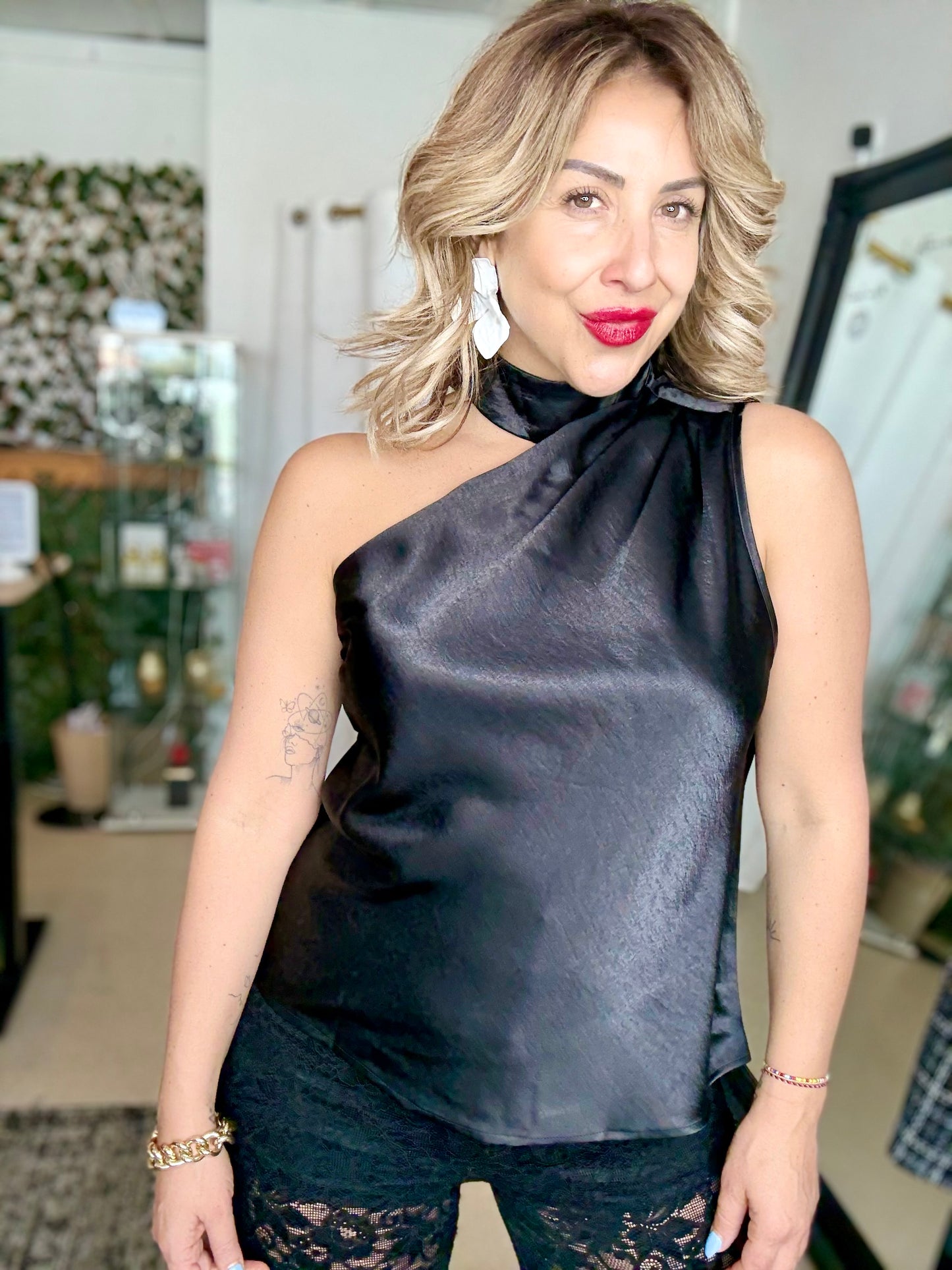 ALLEGRA (preorder end Oct) - BLACK neck detail top