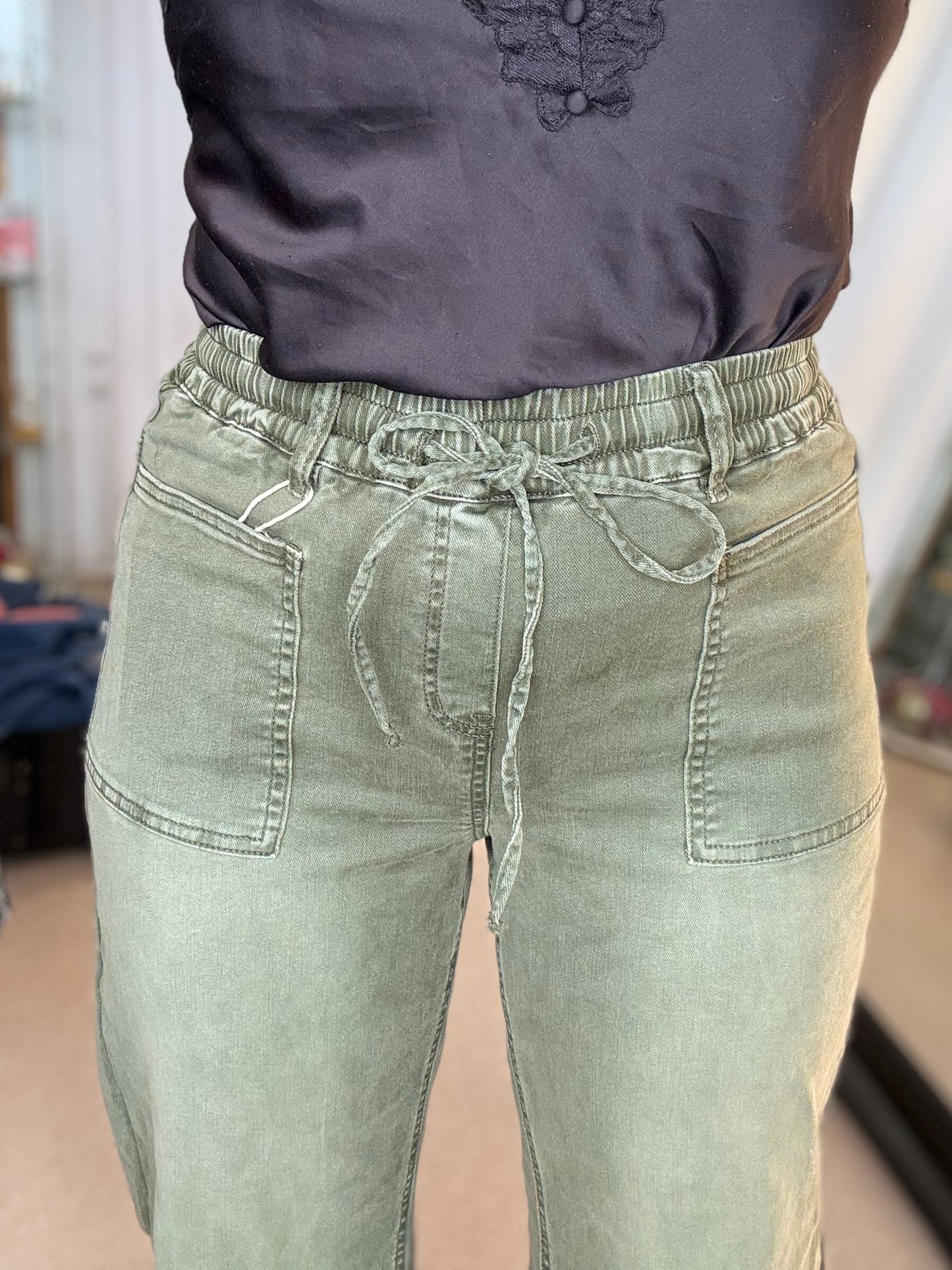 BARREL BABES (PRE ORDER MID NOVEMBER) - KHAKI cropped denim jean