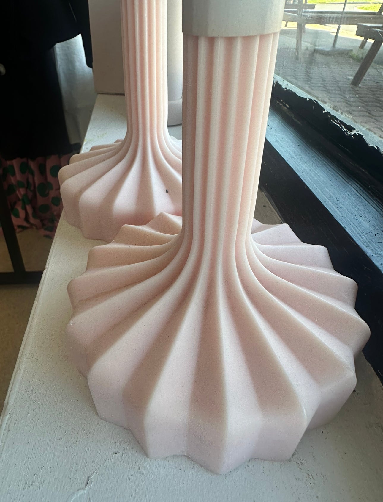 ROBERT GORDON RIBBED CANDLE