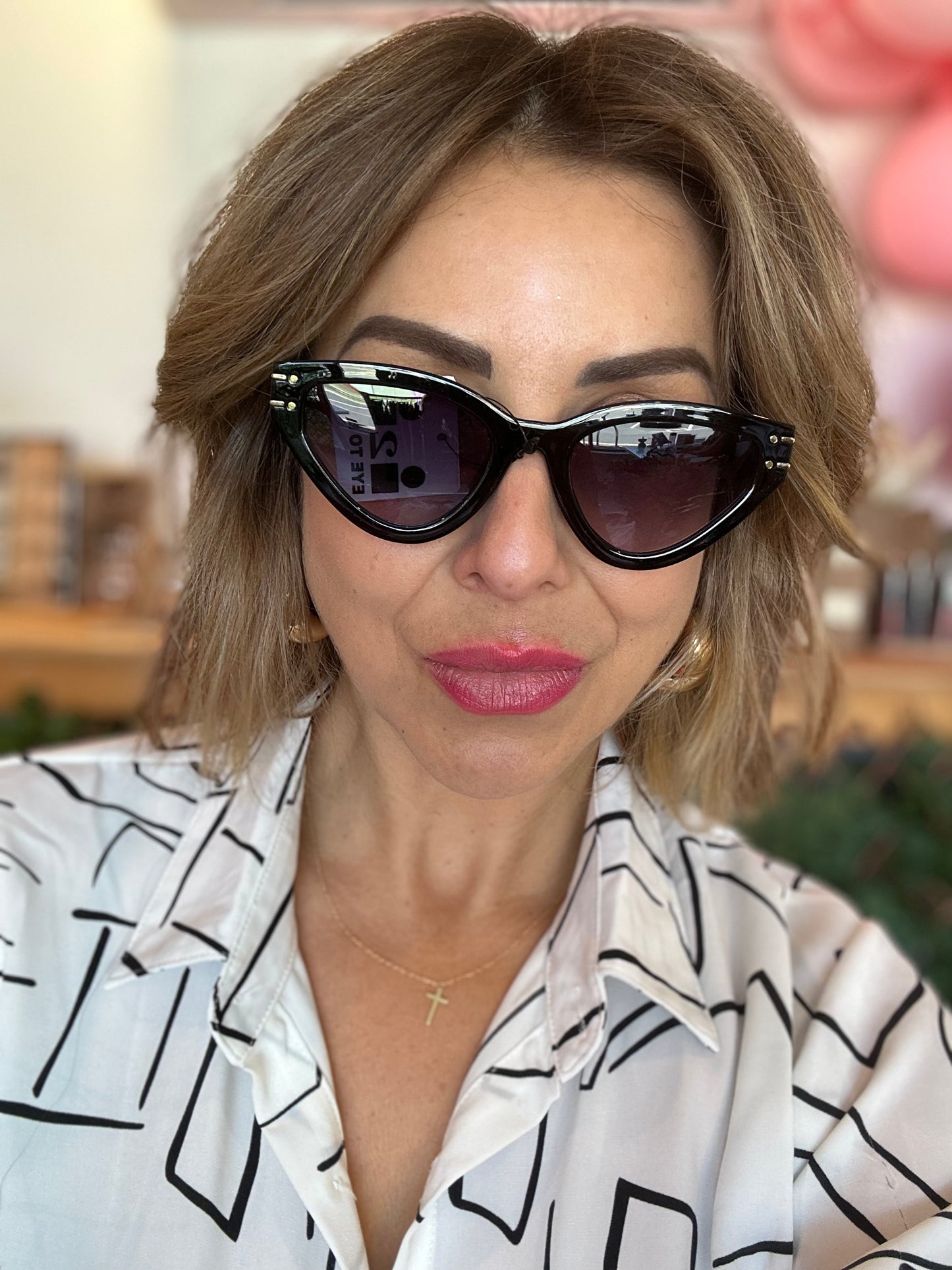 MARILYN - edgy cat eye with gold stripes sunglasses