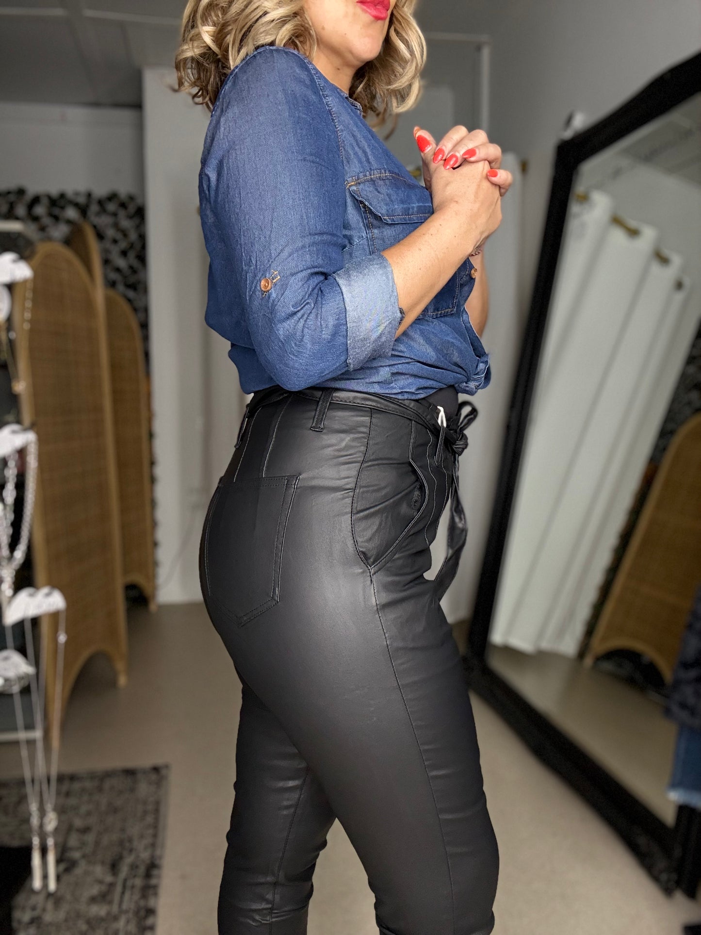 JAKE - BLACK wet look pant with waist tie