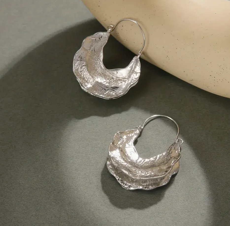 SARAH - silver textured earrings