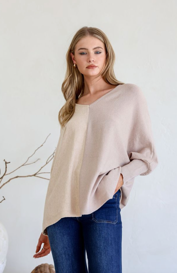 DEB - LATTE / NATURAL V Neck Knit