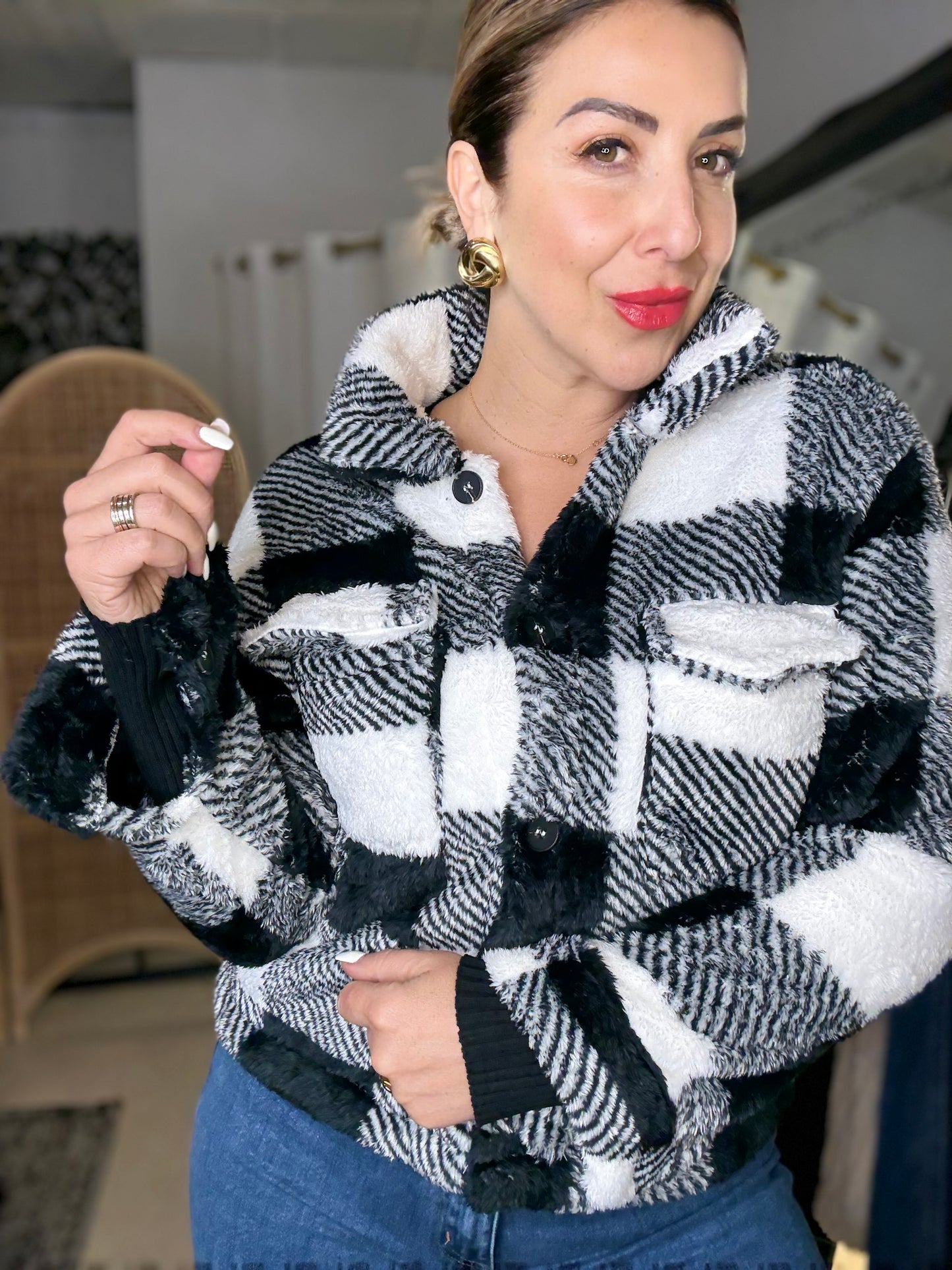 PRE ORDER - TILLY - BLACK & WHITE checkered sherpa cropped jacket