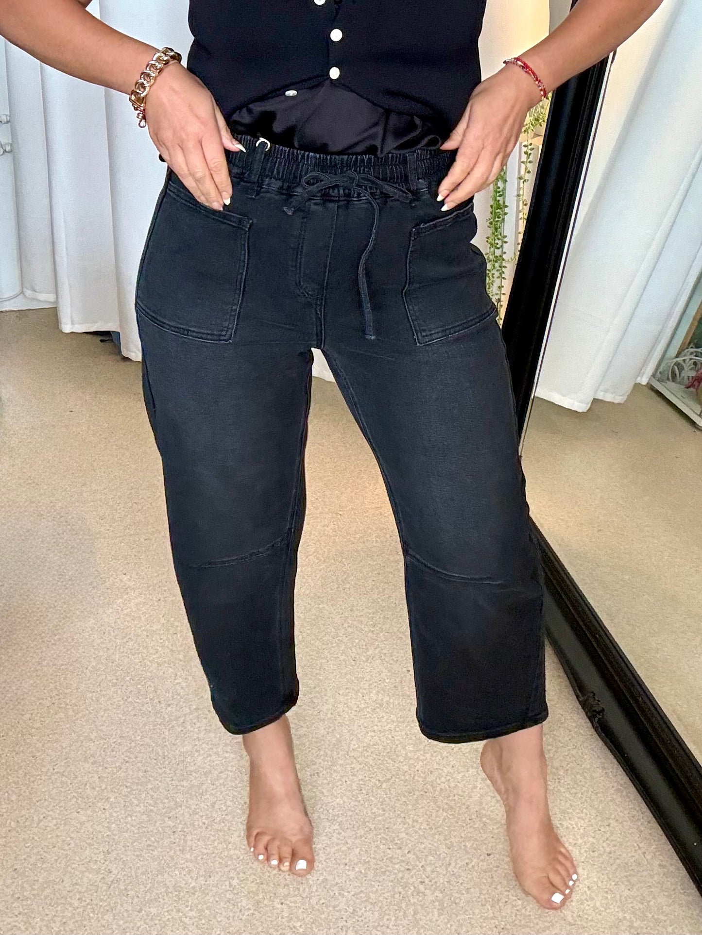 BARREL BABES (PRE ORDER MID NOVEMBER) - WASHED BLACK cropped denim jean