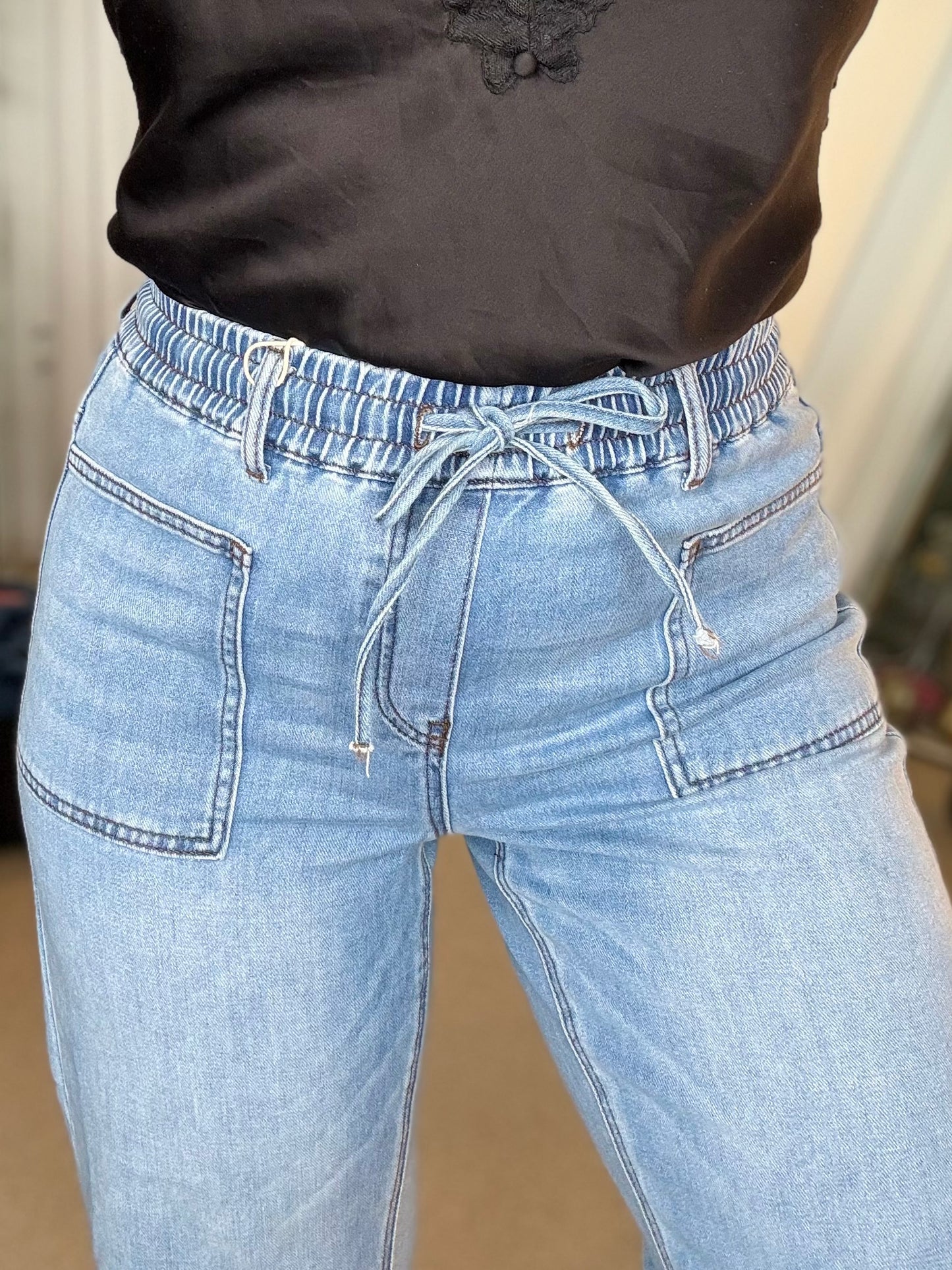 BARREL BABES (PRE ORDER MID NOVEMBER) - LIGHT BLUE cropped denim jean