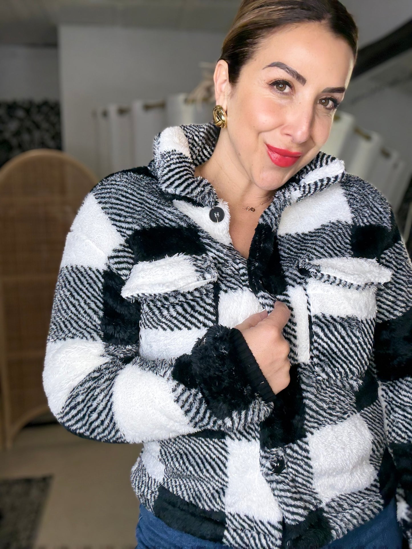 PRE ORDER - TILLY - BLACK & WHITE checkered sherpa cropped jacket