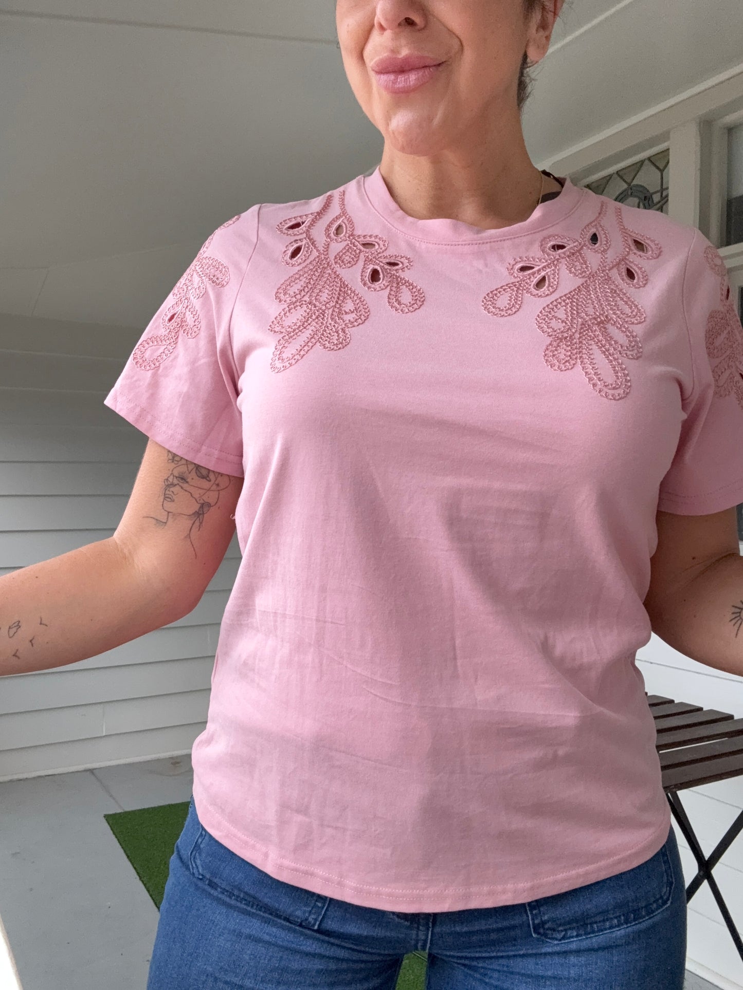 ALEX - PINK embroidered T-shirt