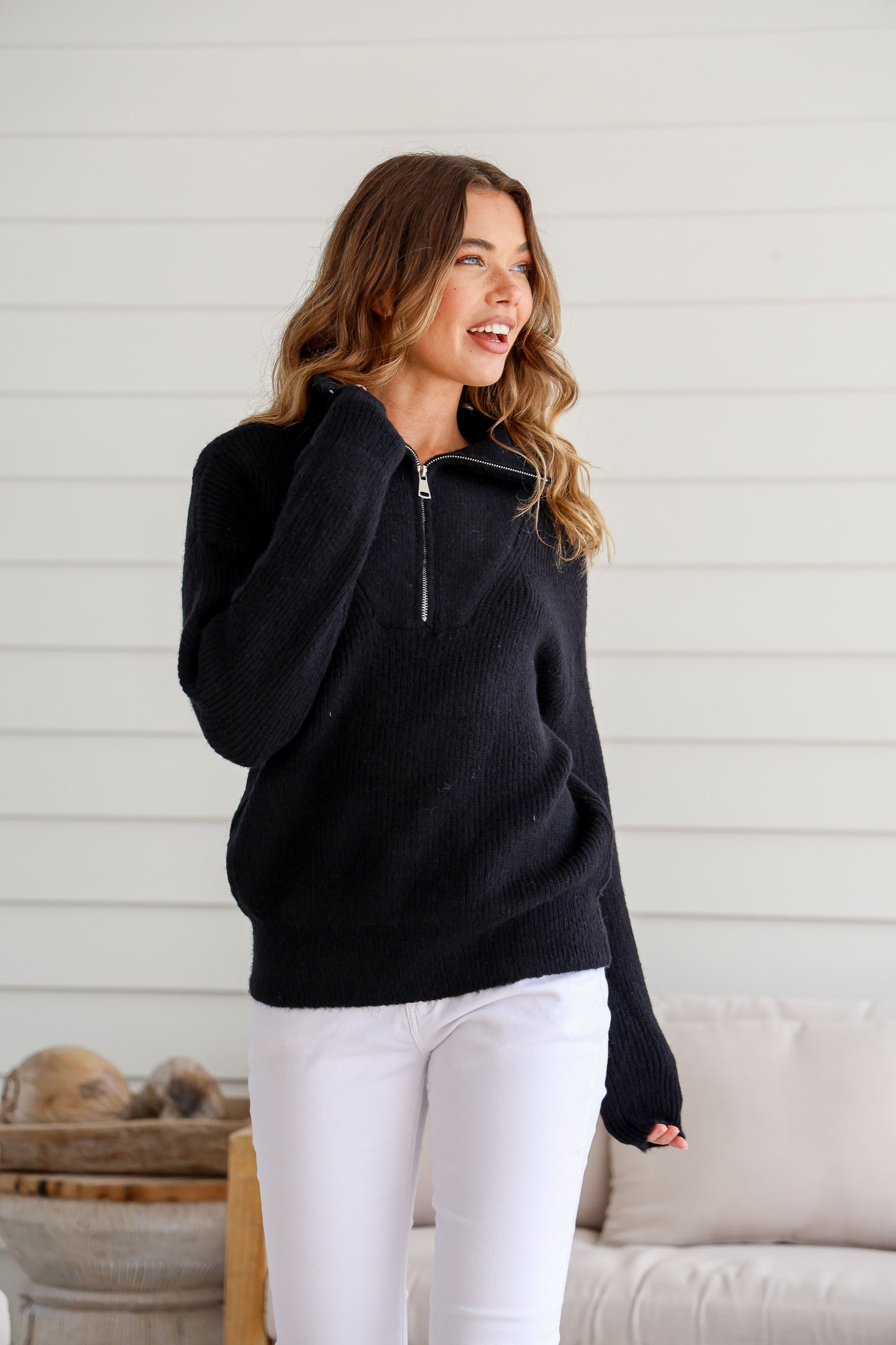 MILA - BLACK zip front knit