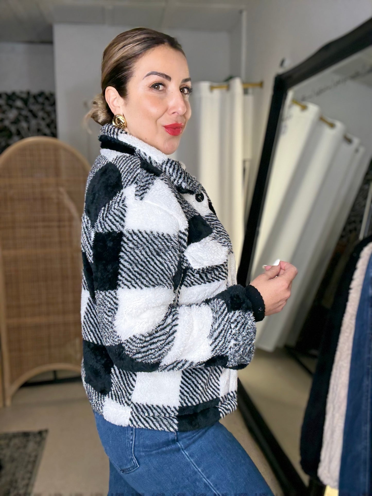 PRE ORDER - TILLY - BLACK & WHITE checkered sherpa cropped jacket