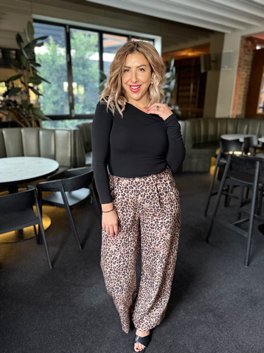 BLAKE - BLACK off centre v neck top