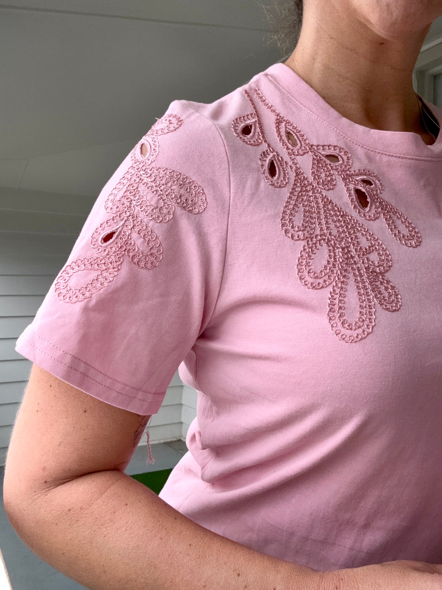 ALEX - PINK embroidered T-shirt