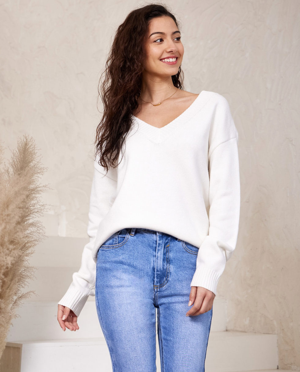 SARA - White V Neck Knit